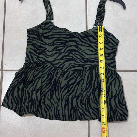 Hollister Women Stripes Green Top‎ size Small - Picture 6 of 7